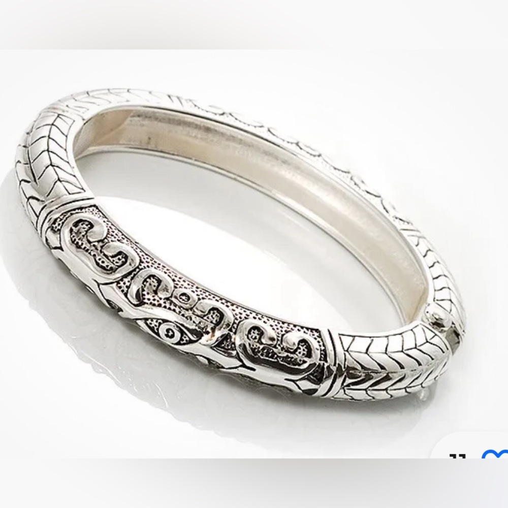 Non Tarnish Bangle 💕